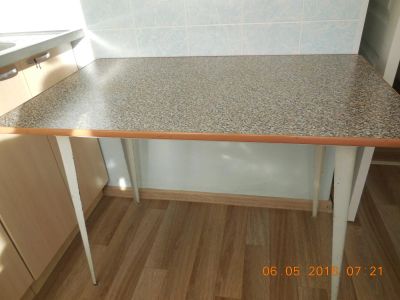 Лот: 7482335. Фото: 1. Стол кухонный, 1000Х600Х730. Столы, стулья, обеденные группы