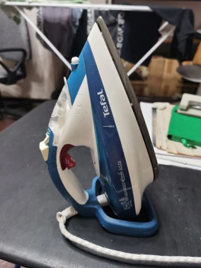 Лот: 24867559. Фото: 1. Утюг tefal. Утюги, парогенераторы, отпариватели