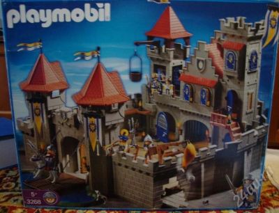 Лот: 3317016. Фото: 1. Playmobil Рыцарский замок с наполнением. Конструкторы