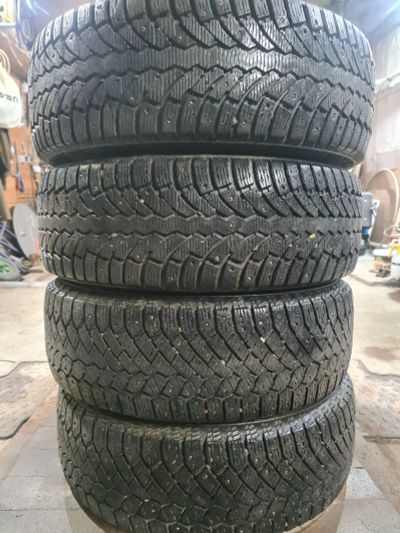 Лот: 20860582. Фото: 1. Continental+ pirelli шипы 225... Шины