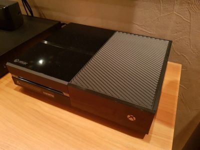 Лот: 10762394. Фото: 1. XBOX ONE(+игры). Консоли