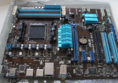 Лот: 18930652. Фото: 1. Материнская плата Asus M5A97 LE... Материнские платы