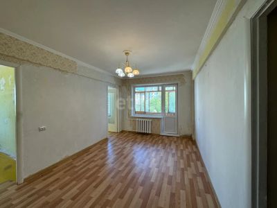 Лот: 23512933. Фото: 1. Продам 4-комн. кв. 57.9 кв.м... Квартиры, студии