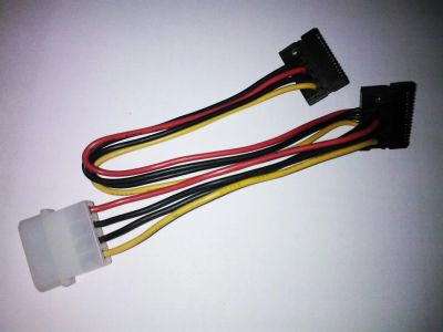 Лот: 3510075. Фото: 1. Переходник питания Molex на 2xSATA. Шлейфы, кабели, переходники