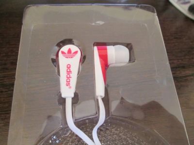 Лот: 4922908. Фото: 1. Удобные наушники Adidas белый... Красноярск