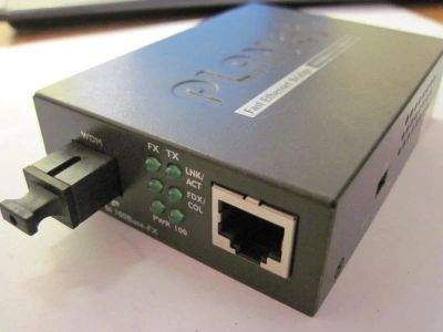 Лот: 166552. Фото: 1. Медиаконвертор FT-806 B. Маршрутизаторы (роутеры)