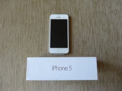 Лот: 4131605. Фото: 1. iPhone 5 16Gb НЕ Активированный... Смартфоны