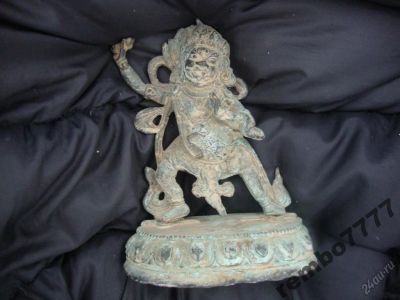 Лот: 5821320. Фото: 1. богиня кали.бронза .18см.камбоджа... Предметы интерьера и быта