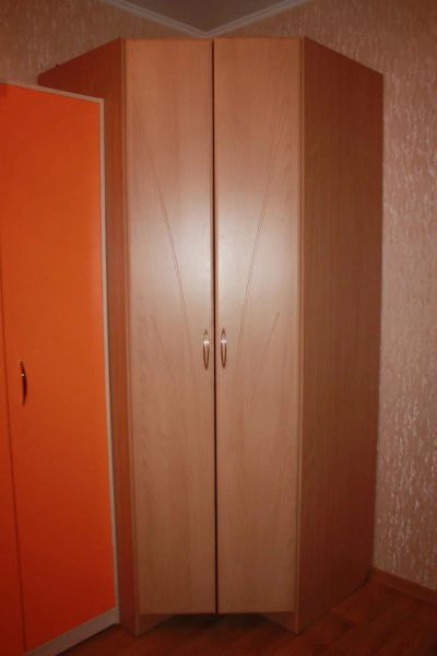 Лот: 4561863. Фото: 1. Шкаф угловой в отличном состоянии... Шкафы, шкафы-купе