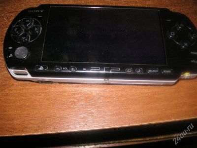 Лот: 1314815. Фото: 1. psp slim чёрная с коробкой! зарядка... Игровые приставки, консоли