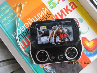 Лот: 3085656. Фото: 1. PSP GO. Игровые приставки, консоли