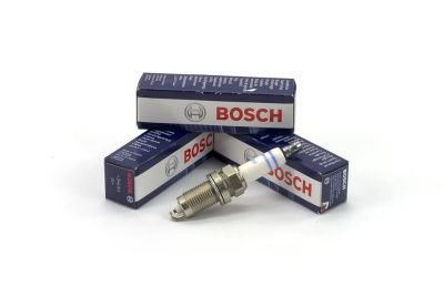 Лот: 12049805. Фото: 1. Свечи Bosch. Электрооборудование