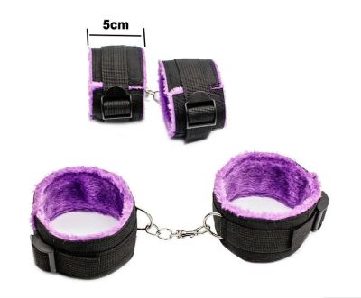 Лот: 11205033. Фото: 1. Мягкие наручники Черно - Фиолетовые. Сувениры