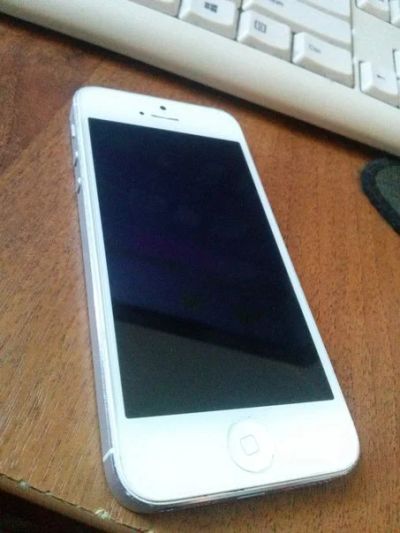 Лот: 7364608. Фото: 1. apple iPhone 5 16 gb WHITE. Смартфоны