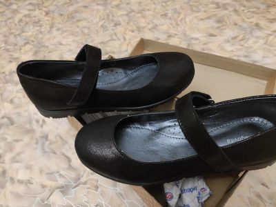 Лот: 16555023. Фото: 1. Туфли 37 р. Девочке. Туфли