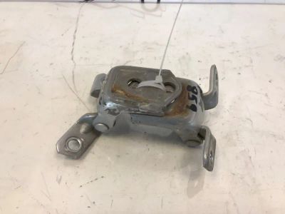 Лот: 21708194. Фото: 1. кронштейн двери Mazda Demio DY5W. Двигатель и элементы двигателя