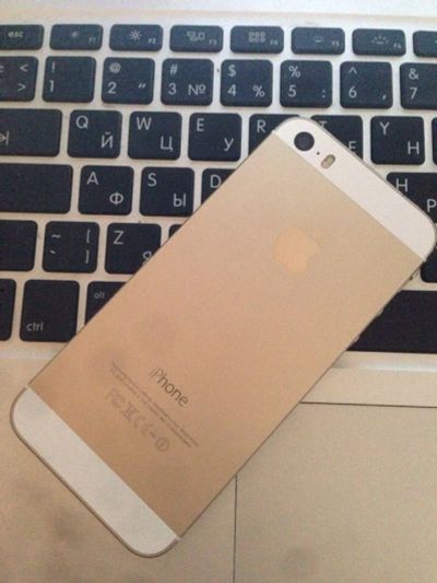 Лот: 4491151. Фото: 1. iPhone 5s Gold 16GB срочно. Смартфоны