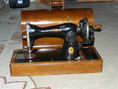 Лот: 847071. Фото: 1. Швейная машинка / ПМЗ им. Калинина. Швейная, вязальная