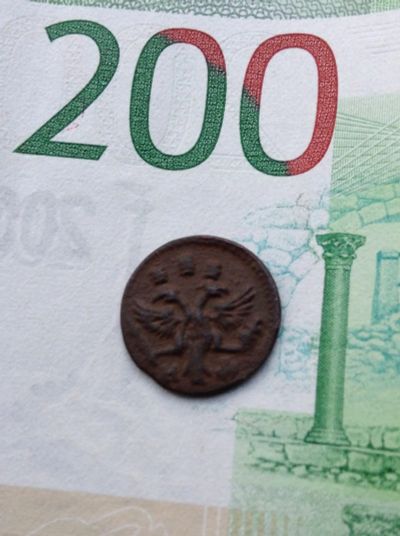 Лот: 13887861. Фото: 1. Полушка 1719 буквы рельеф супер. Россия до 1917 года