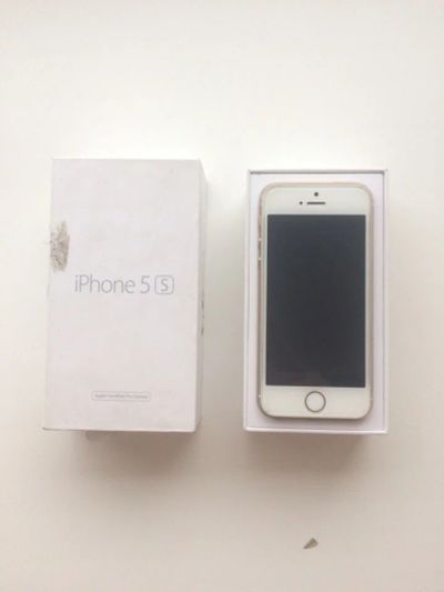 Лот: 8361321. Фото: 1. iPhone 5s gold 16gb. Смартфоны