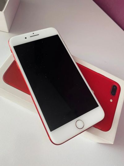 Лот: 15848109. Фото: 1. iphone 7 plus red. Смартфоны