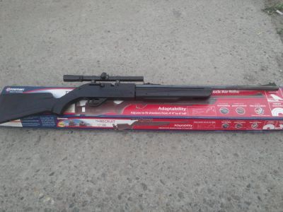 Лот: 4246091. Фото: 1. Винтовка пневматическая Crosman... Пневматическое оружие