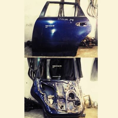 Лот: 9037539. Фото: 1. Дверь Honda Stream RN1-RN3. Задняя... Кузов