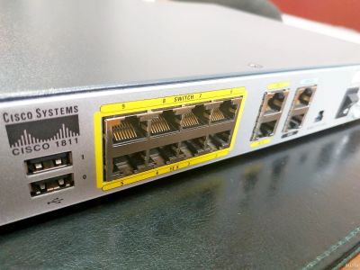Лот: 13822883. Фото: 1. Отличный маршрутизатор Cisco 1811-K9... Маршрутизаторы (роутеры)