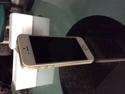 Лот: 4075953. Фото: 1. Apple iPhone 5 64GB в золотом... Смартфоны