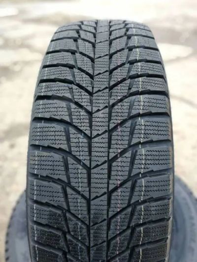 Лот: 24326293. Фото: 1. Зимняя резина 185/60 R-15 "Triangle... Шины