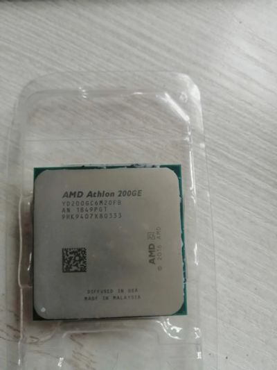 Лот: 25122639. Фото: 1. Процессор Athlon 200GE. Процессоры