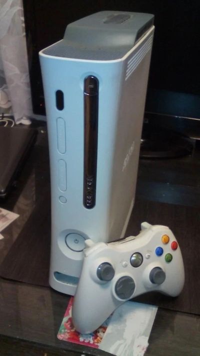 Лот: 6246142. Фото: 1. Xbox360 16Гб. Игровые приставки, консоли