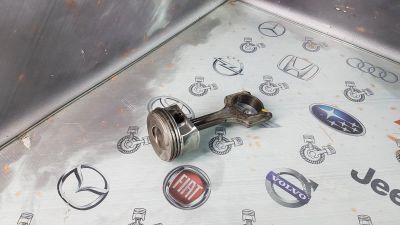 Лот: 23584676. Фото: 1. Поршень с шатуном Citroen C4 EP6DT... Двигатель и элементы двигателя