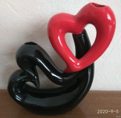 Лот: 16635949. Фото: 1. Статуэтка-ваза "2 сердца" керамика... Фигурки, статуэтки