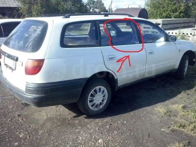 Лот: 8422525. Фото: 1. Тойота калдина стекло задней правой... Кузов