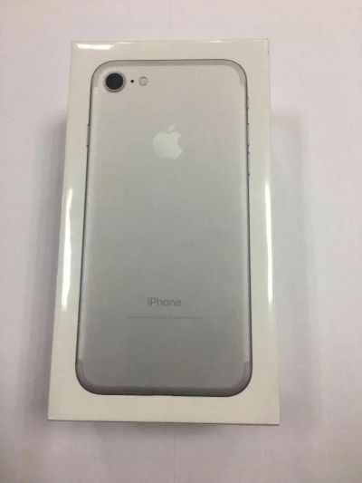 Лот: 10399939. Фото: 1. iPhone 7 Silver 128GB. Смартфоны