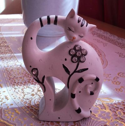 Лот: 5652440. Фото: 1. Статуэтка Кошка нежность. Фигурки, статуэтки