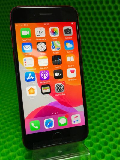 Лот: 17666825. Фото: 1. iPhone SE 2020 128Gb Red. РСТ... Смартфоны