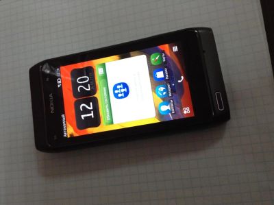 Лот: 8070460. Фото: 1. Nokia N8. Кнопочные мобильные телефоны