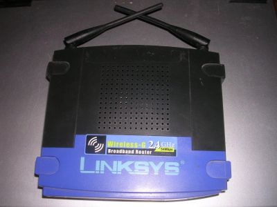 Лот: 8493455. Фото: 1. Роутер Linksys WRT54G v8. Маршрутизаторы (роутеры)