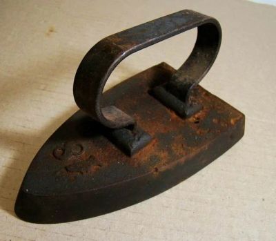 Лот: 11192639. Фото: 1. Утюг старинный (C988). Предметы интерьера и быта