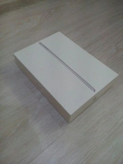 Лот: 11253113. Фото: 1. iPad 2017 32GB Wi-Fi. Планшеты