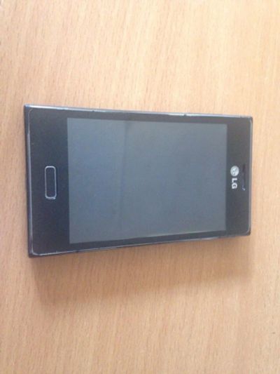 Лот: 7430111. Фото: 1. LG optimus L5. Смартфоны