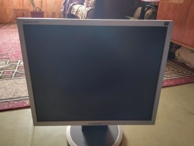 Лот: 25661956. Фото: 1. Монитор Samsung 940N. ЖК-мониторы