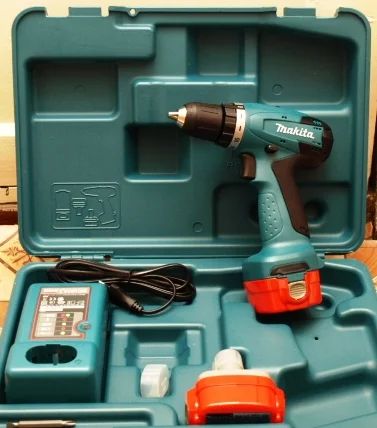 Лот: 4993825. Фото: 1. Шуруповёрт Makita 6271 DWPE. Электроинструмент
