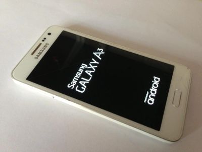 Лот: 8372580. Фото: 1. Samsung Galaxy A3 A300F Duos читаем... Смартфоны
