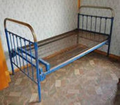 Лот: 1733326. Фото: 1. Кровать металлическая на панцирной... Кровати