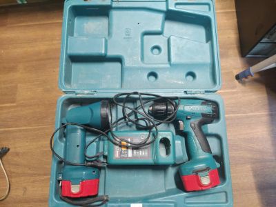 Лот: 17336097. Фото: 1. Аккумуляторный шуруповерт Makita... Электроинструмент