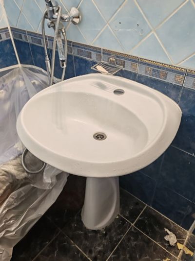 Лот: 25517031. Фото: 1. Раковина в ванную "тюльпан" бу. Раковины, умывальники