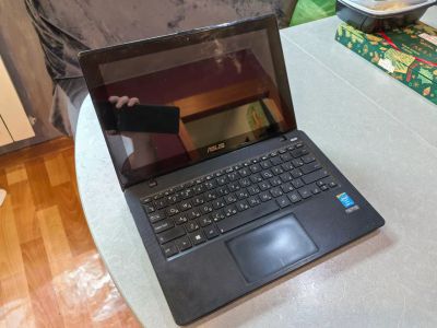 Лот: 25674788. Фото: 1. Компактный сенсорный ноутбук Asus... Ноутбуки